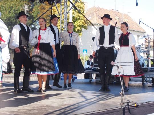 A Kisalföld Táncegyüttes 2019. évi pályázati időszaka főbb tevékenységei_ (1)_Oldal_2_Kép_0001